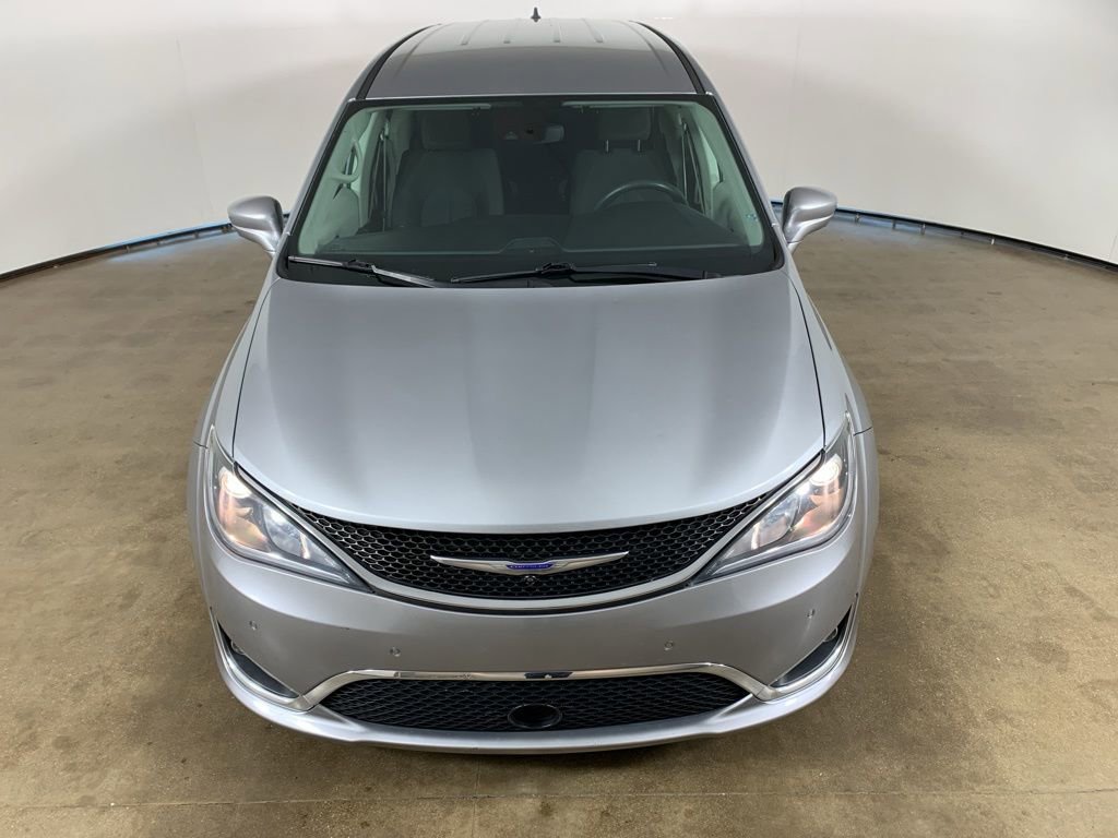 Used 2020 Chrysler Pacifica Touring w/ Advanced Safetytec Group FWD image 4