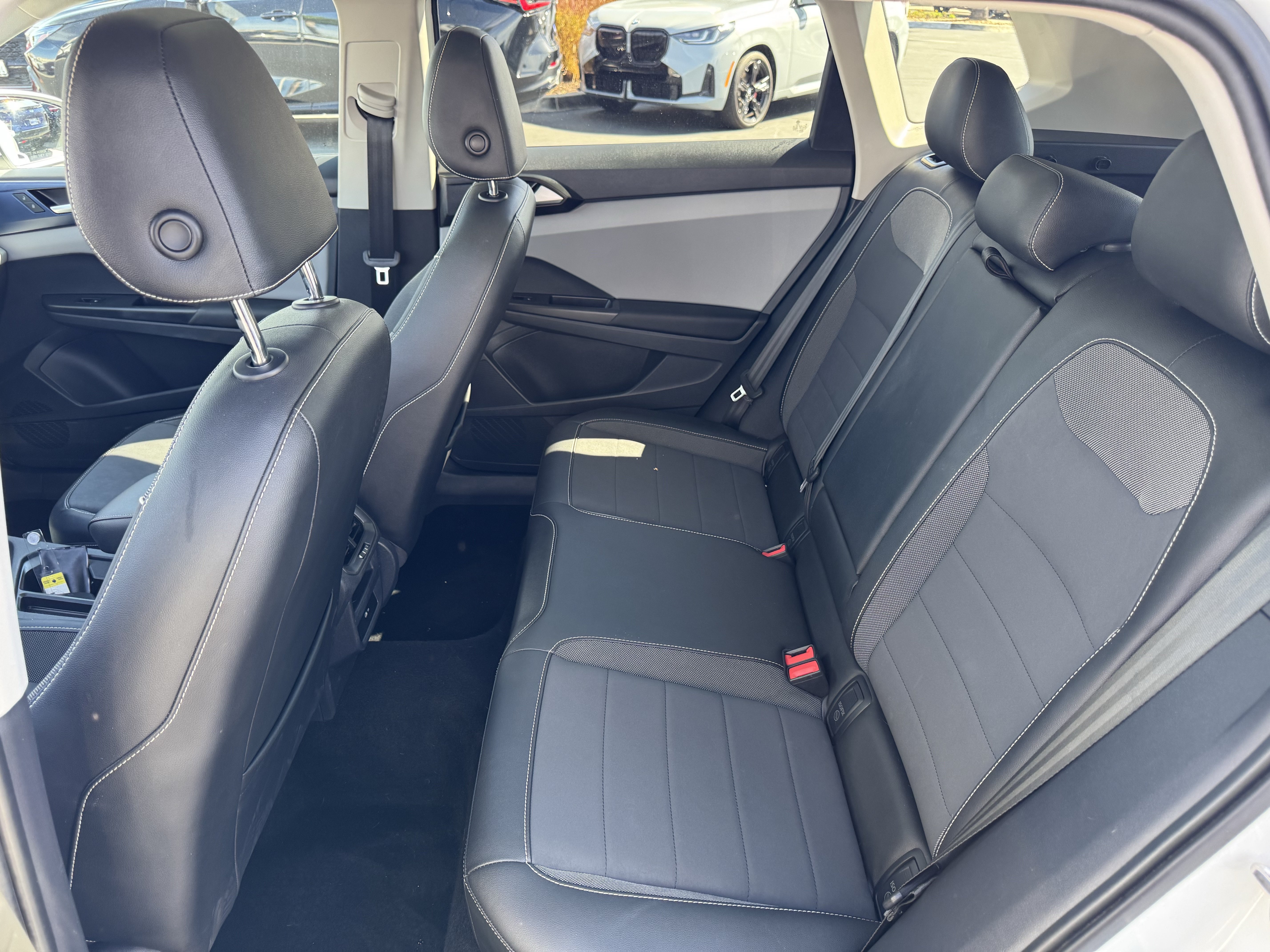 Used 2023 Volkswagen Taos SE w/ Panoramic Sunroof Package FWD image 32