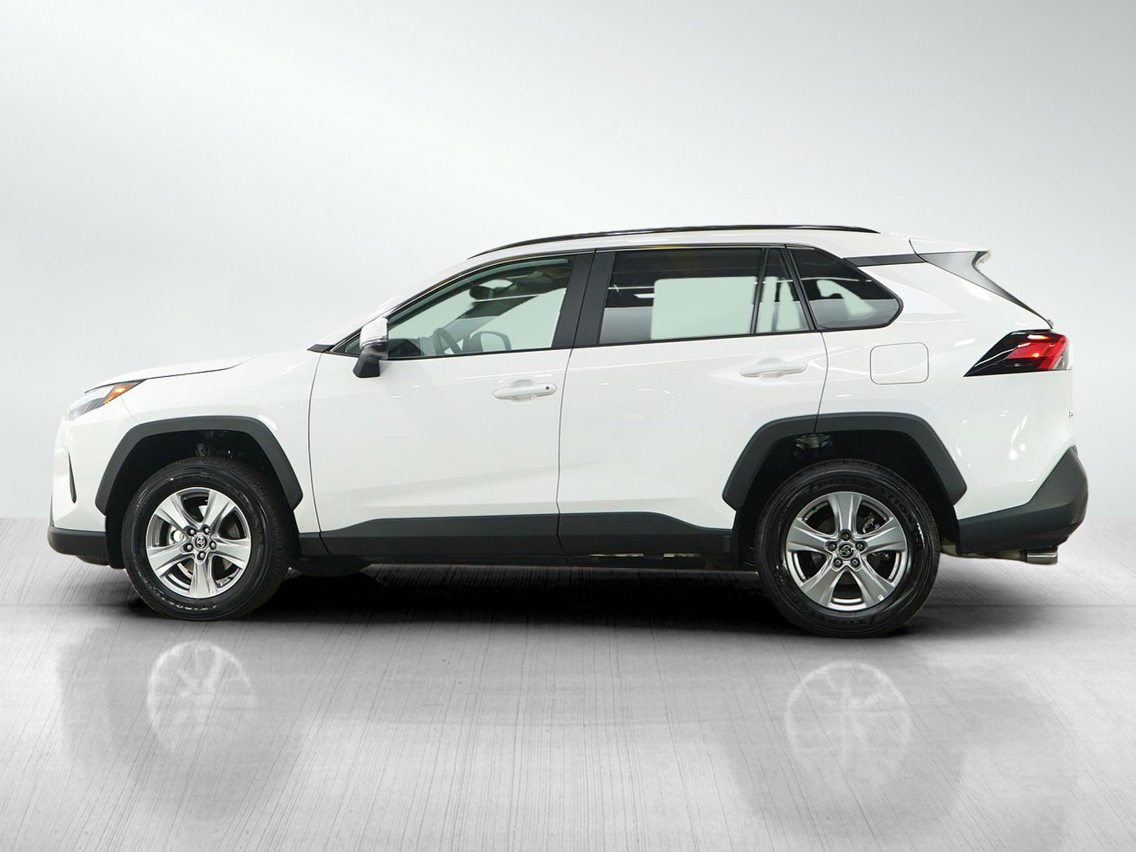 Used 2025 Toyota RAV4 XLE w/ Convenience Package AWD/4WD image 2