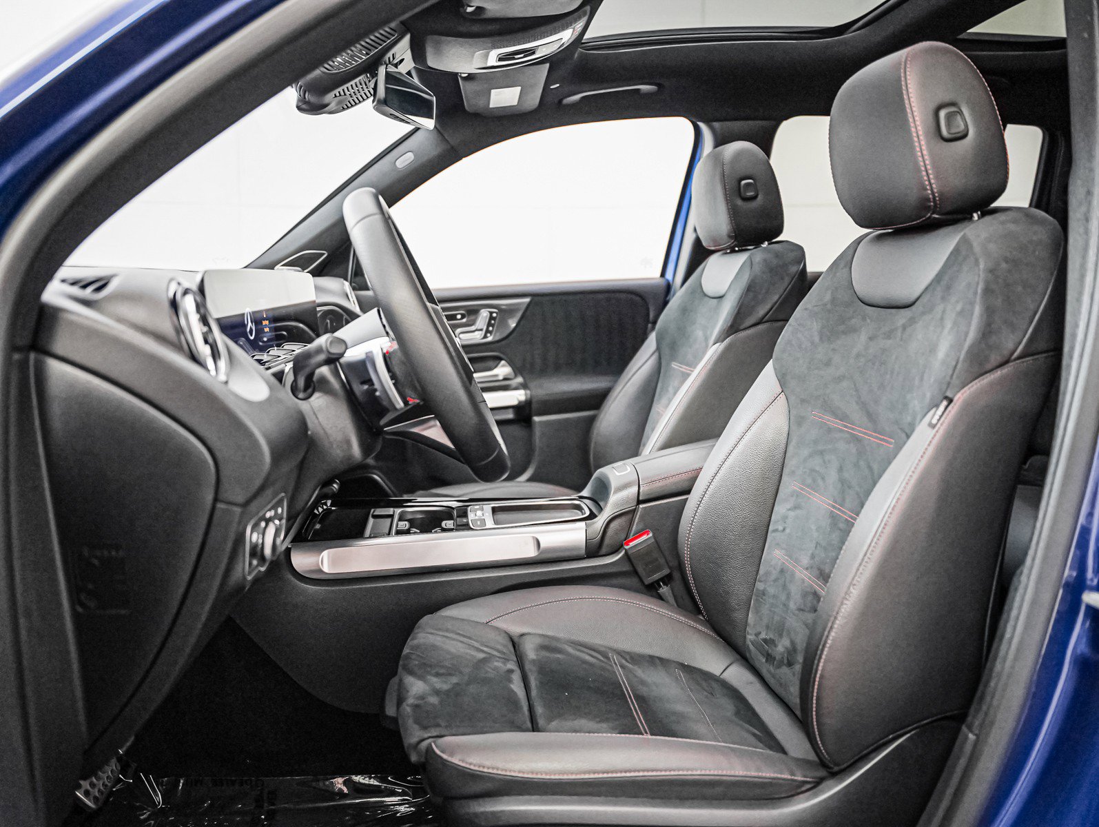 Certified 2024 Mercedes-Benz GLB 250 image 12