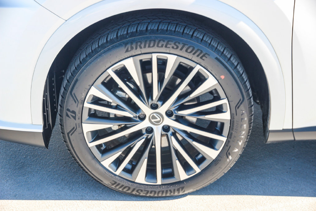 Used 2024 Lexus RX 350 Premium Plus w/ Cold Area Package FWD image 11