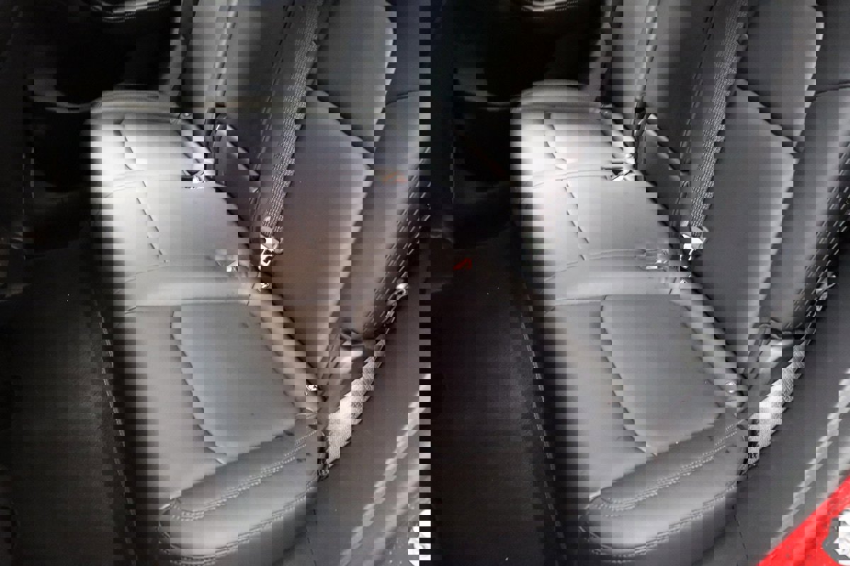 Used 2022 Tesla Model Y Long Range image 39