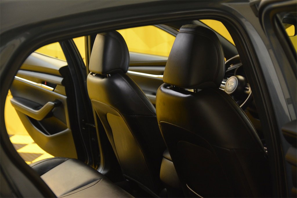 Used 2020 MAZDA MAZDA3 Hatchback w/ Premium Package image 33