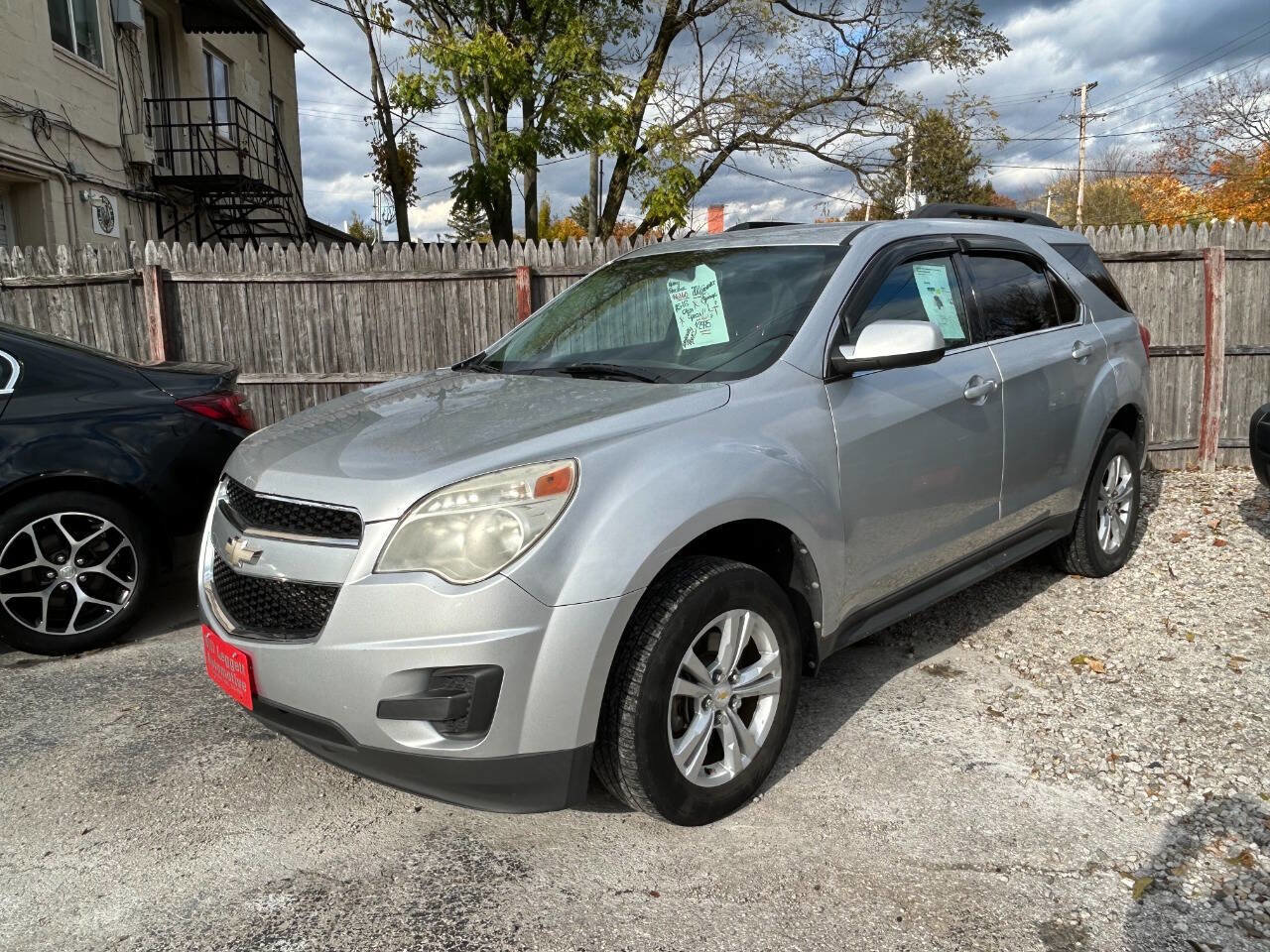 Used 2011 Chevrolet Equinox LT w/ Driver Convenience Package image 2