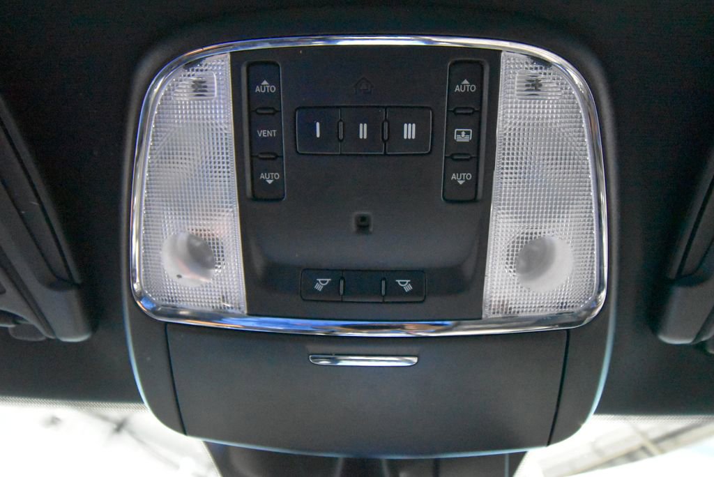 Used 2013 Chrysler 300 S image 18