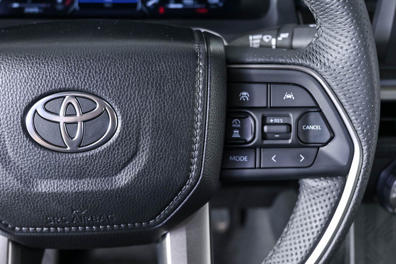 Used 2025 Toyota Tacoma TRD Off-Road AWD/4WD image 10