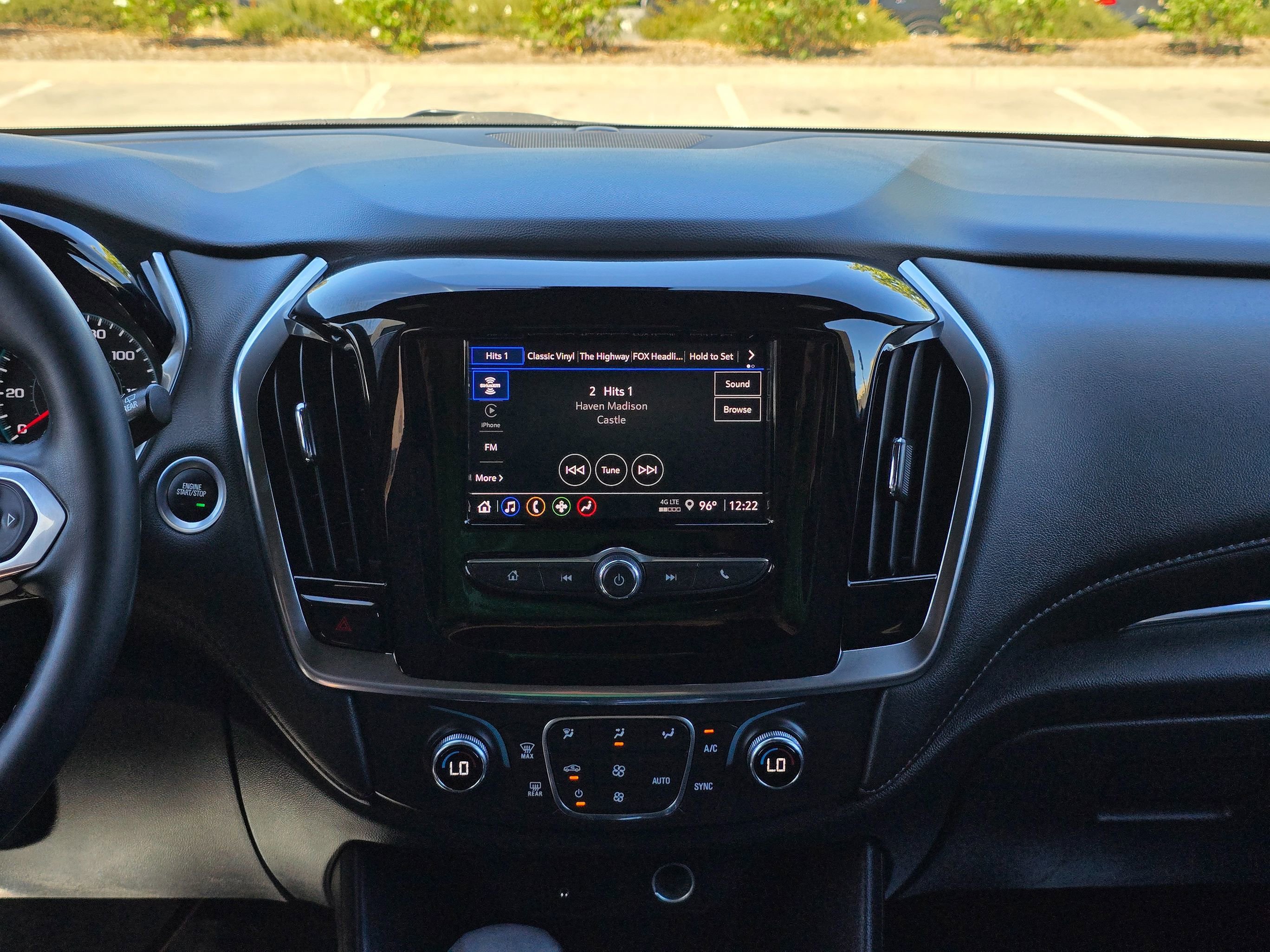 Used 2023 Chevrolet Traverse LT image 28