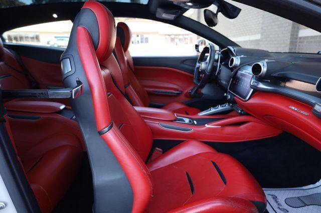 Used 2017 Ferrari GTC4Lusso AWD/4WD image 23