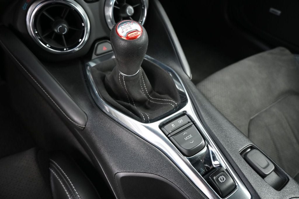 Used 2018 Chevrolet Camaro SS RWD image 17