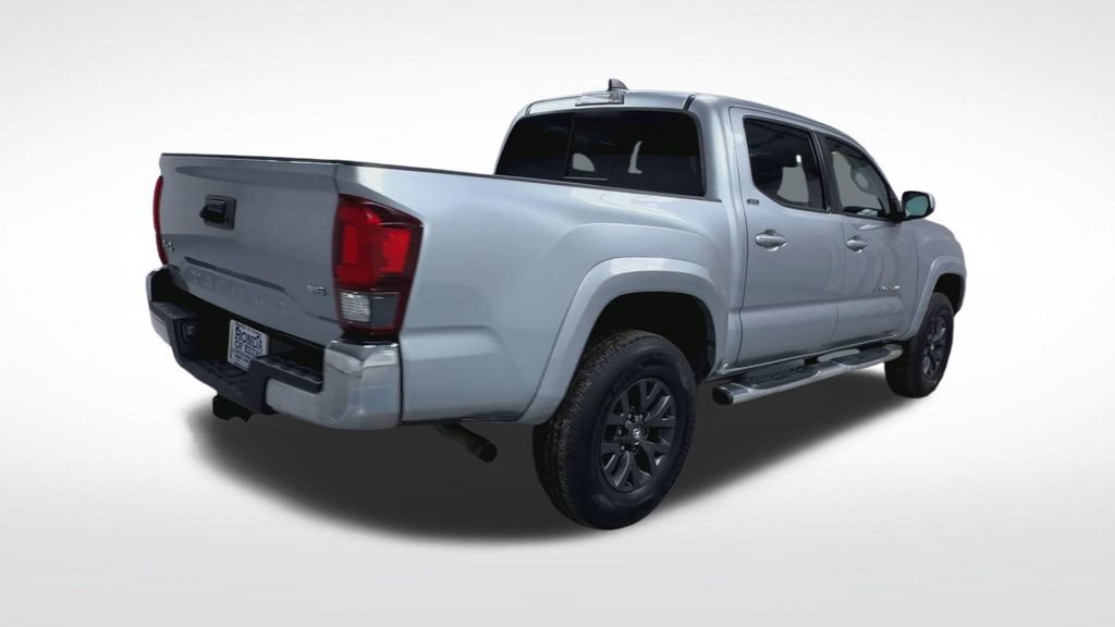 Used 2022 Toyota Tacoma SR5 AWD/4WD image 10