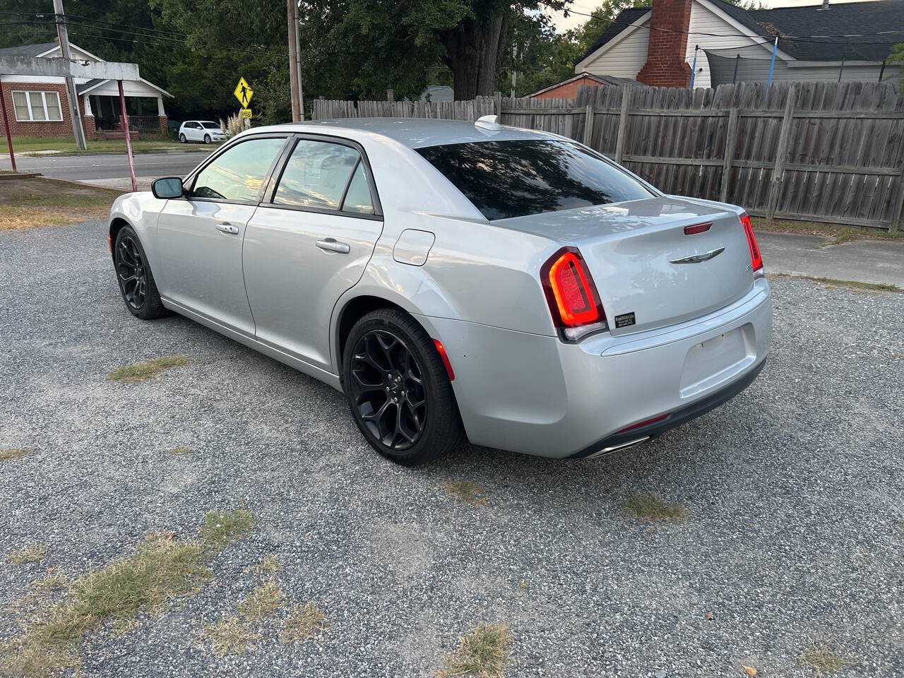 Used 2019 Chrysler 300 Touring w/ Sport Appearance Package RWD image 4