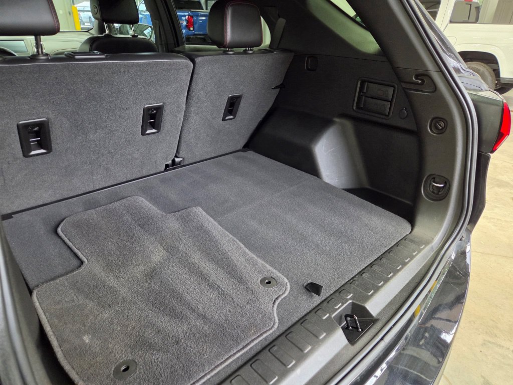 Used 2022 Chevrolet Equinox RS AWD/4WD image 12