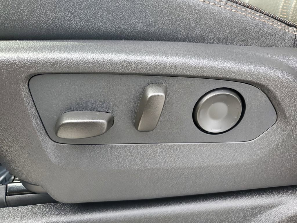 New 2026 Chevrolet Suburban High Country image 25