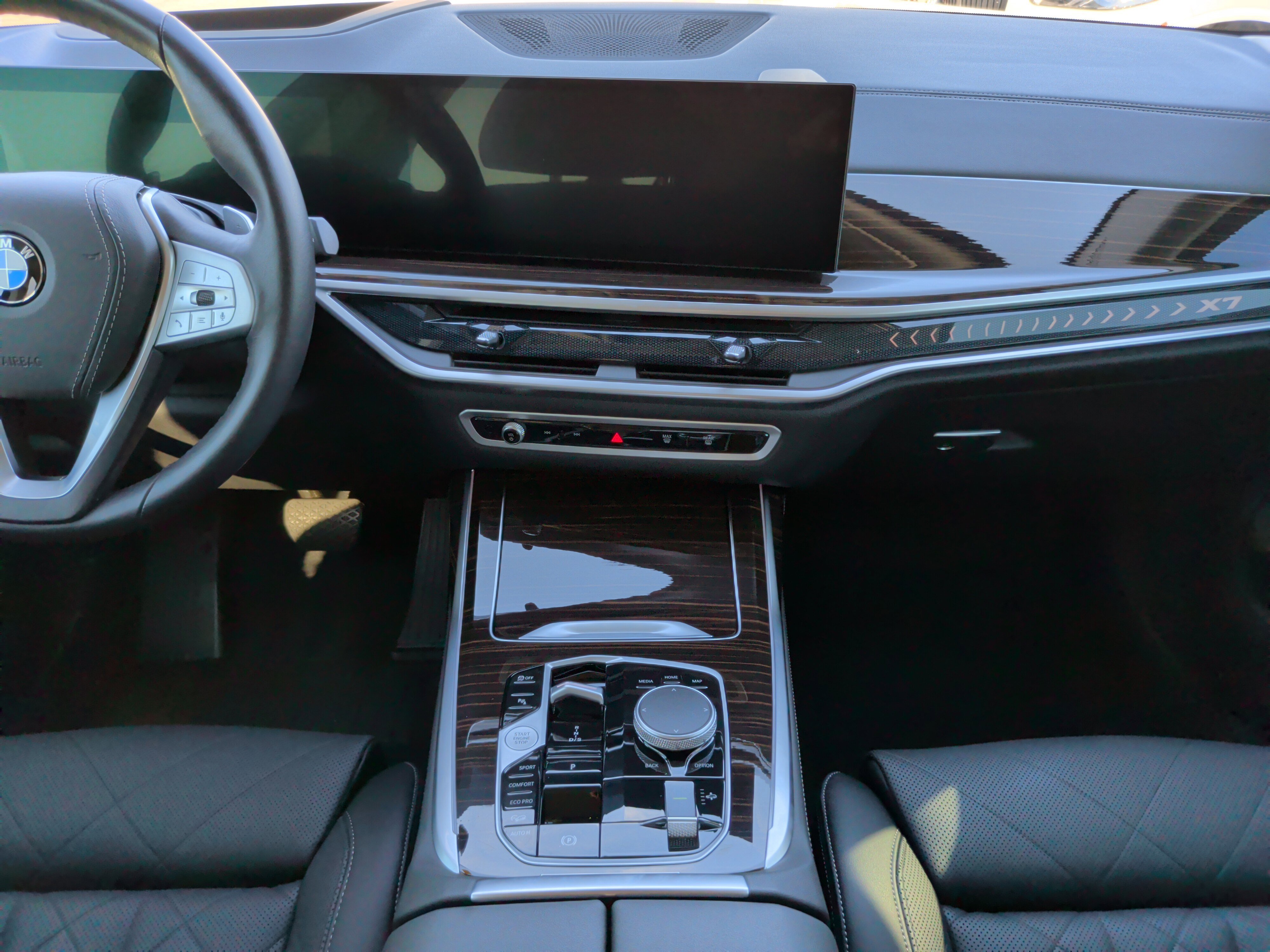 Certified 2024 BMW X7 xDrive40i w/ Premium Package image 36