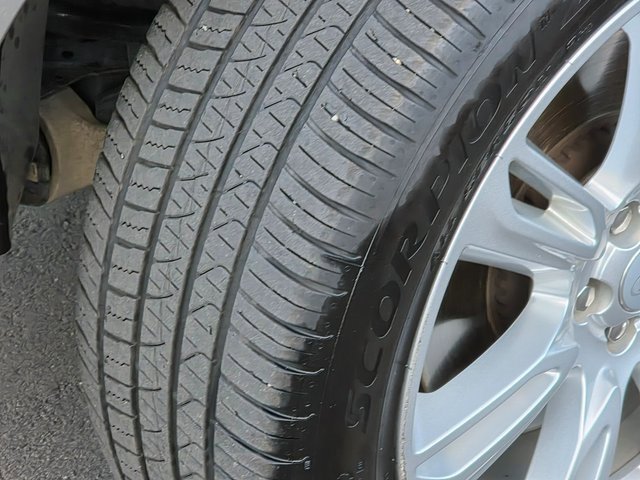 Used 2022 Land Rover Range Rover Velar S image 9