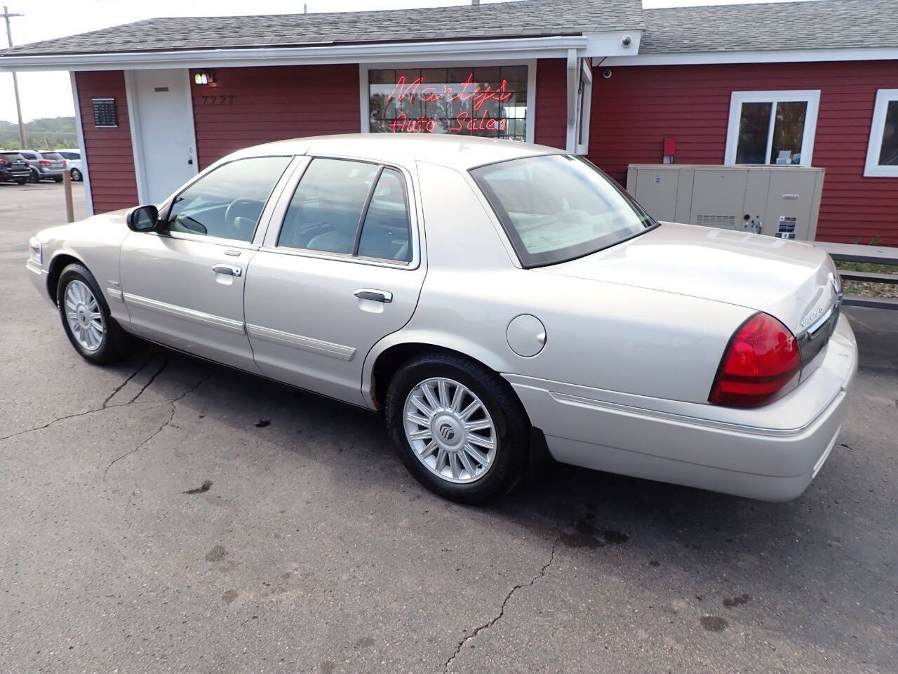 Used 2011 Mercury Grand Marquis LS RWD image 4