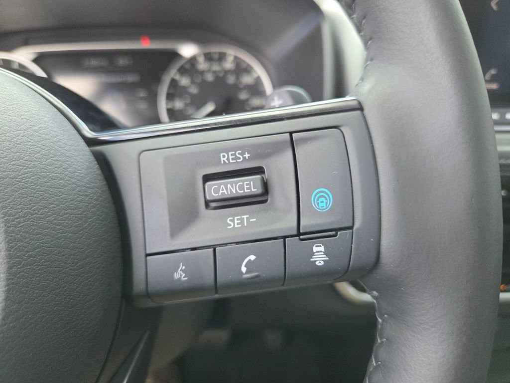 Used 2022 Nissan Rogue SV w/ SV Premium Package image 34