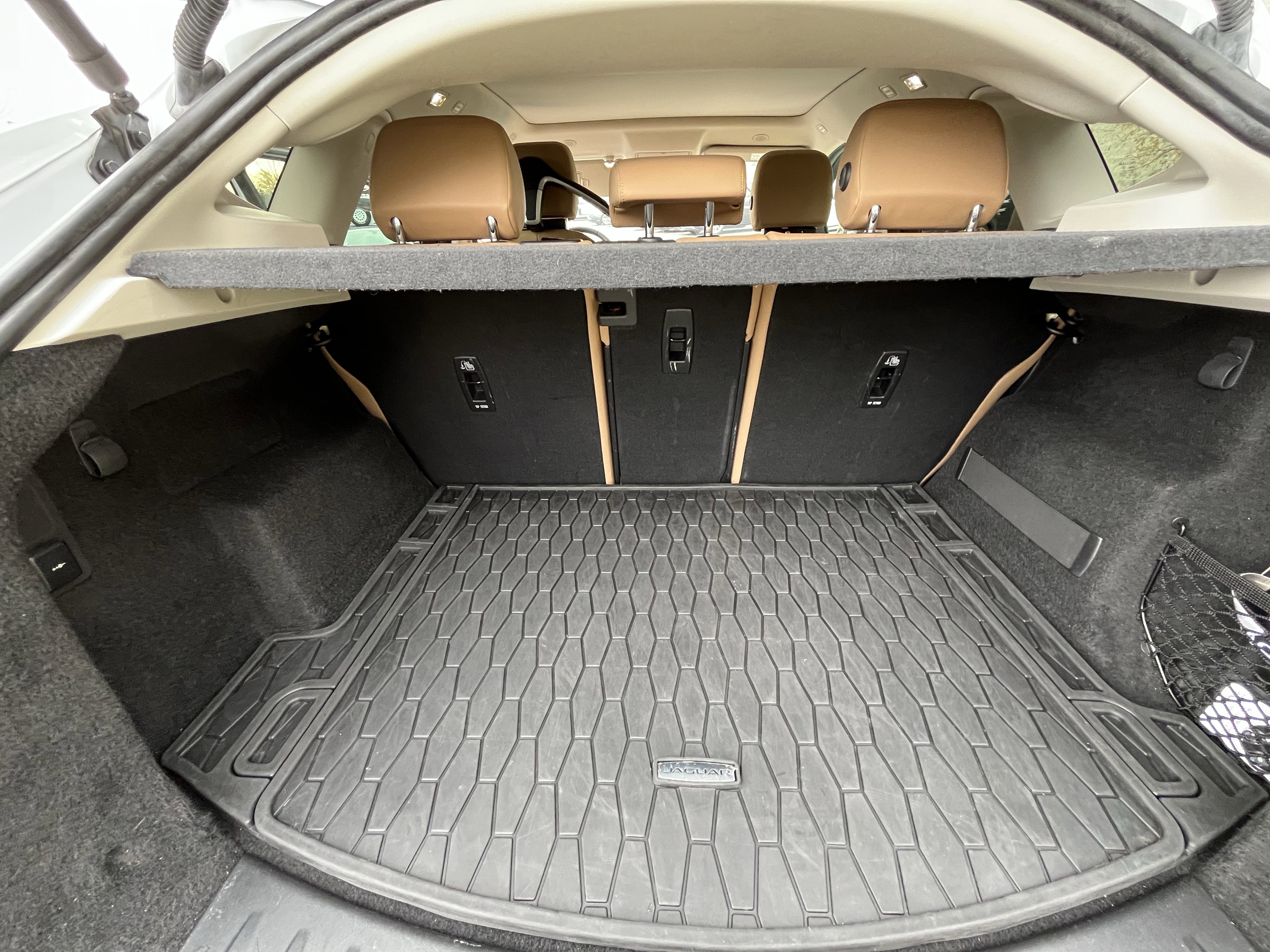 Used 2021 Jaguar E-PACE SE image 29