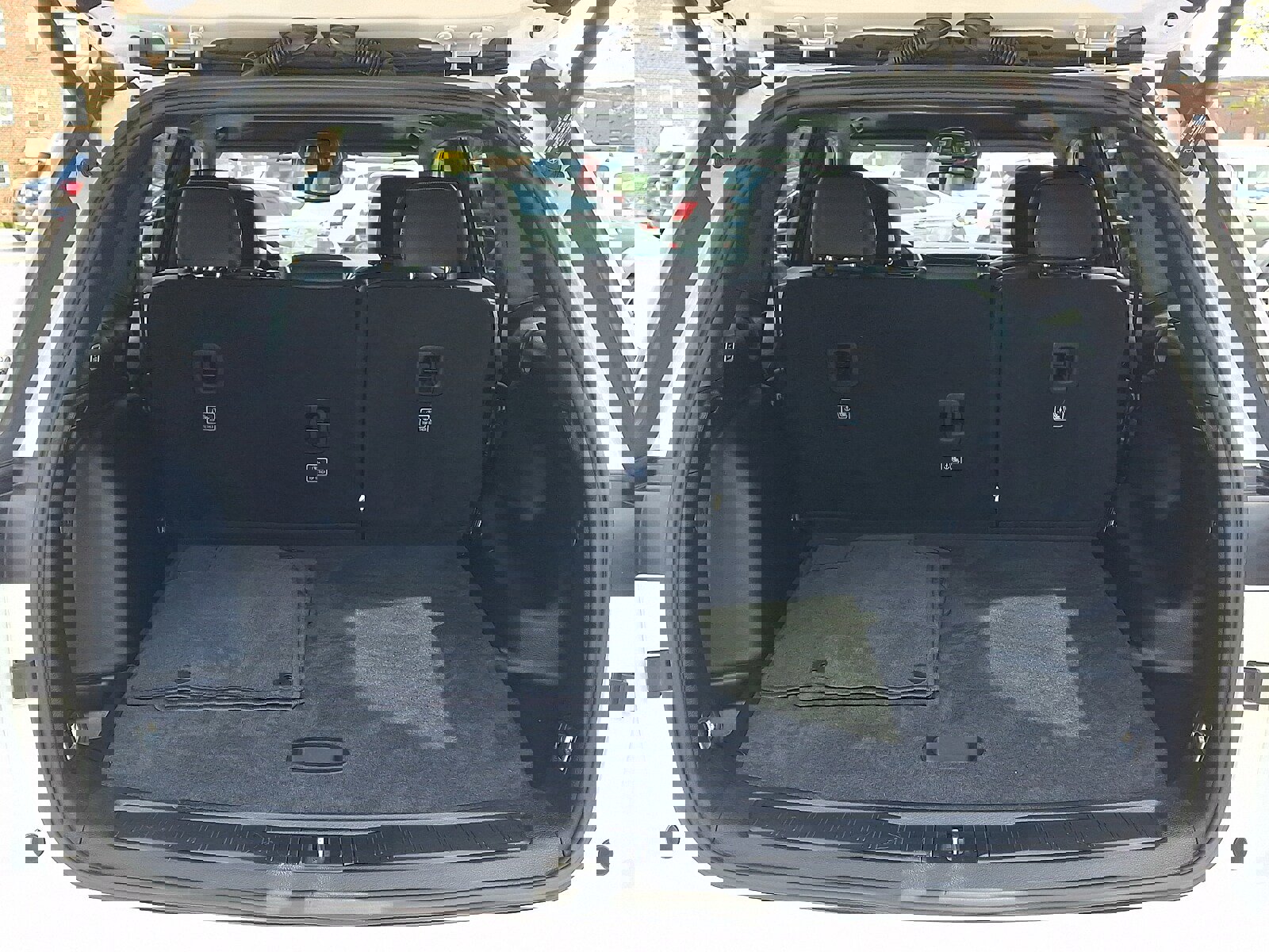 Used 2023 Jeep Grand Cherokee Altitude image 29