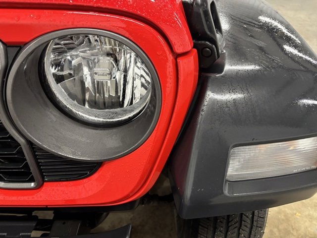 Used 2024 Jeep Gladiator Sport image 8