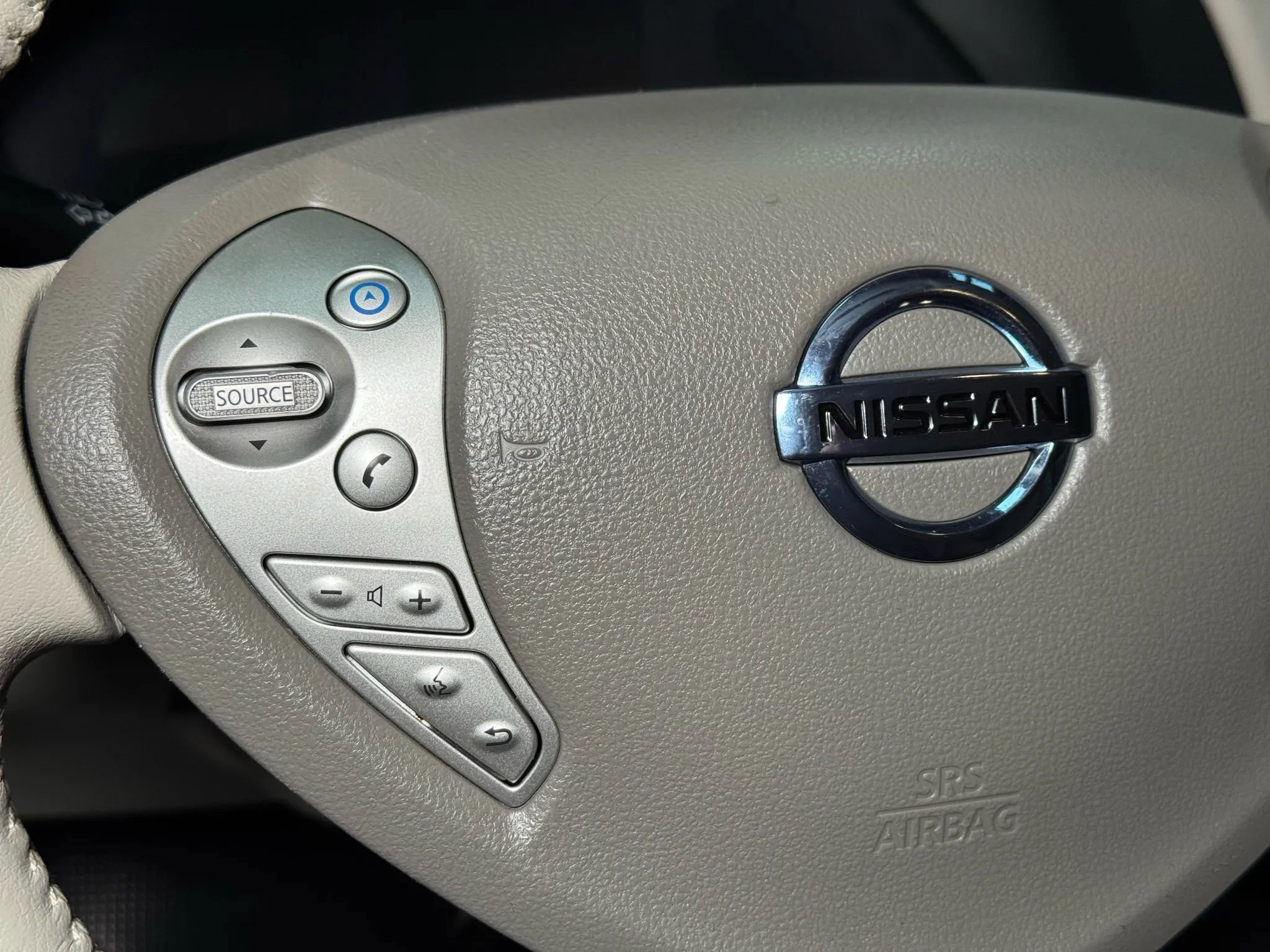 Used 2012 Nissan Leaf SV image 37