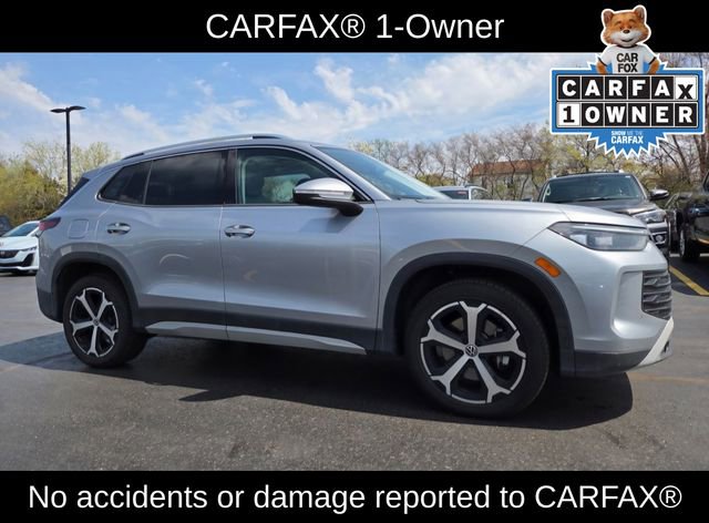 Used 2025 Volkswagen Tiguan SE w/ Panoramic Sunroof Package AWD/4WD image 3
