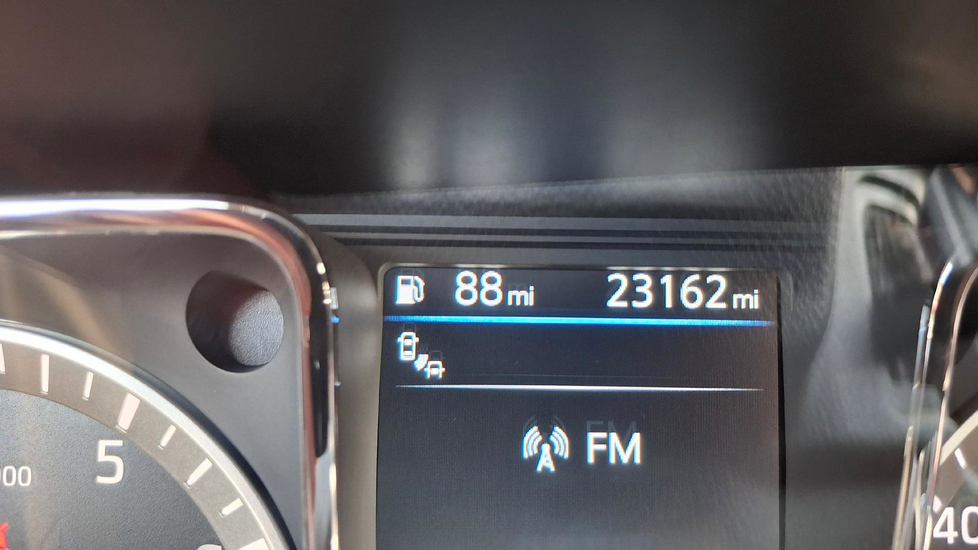 Used 2019 Nissan Titan SV w/ SV Convenience Package AWD/4WD image 14
