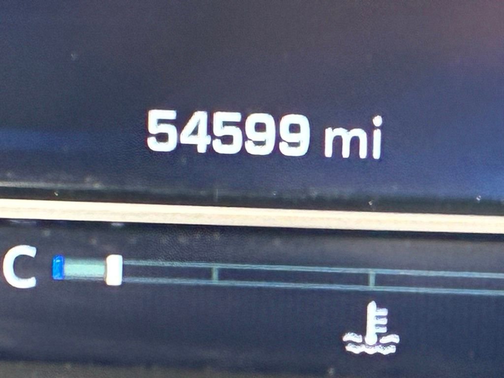 Used 2024 Chevrolet Silverado 2500 LT w/ Convenience Package image 16