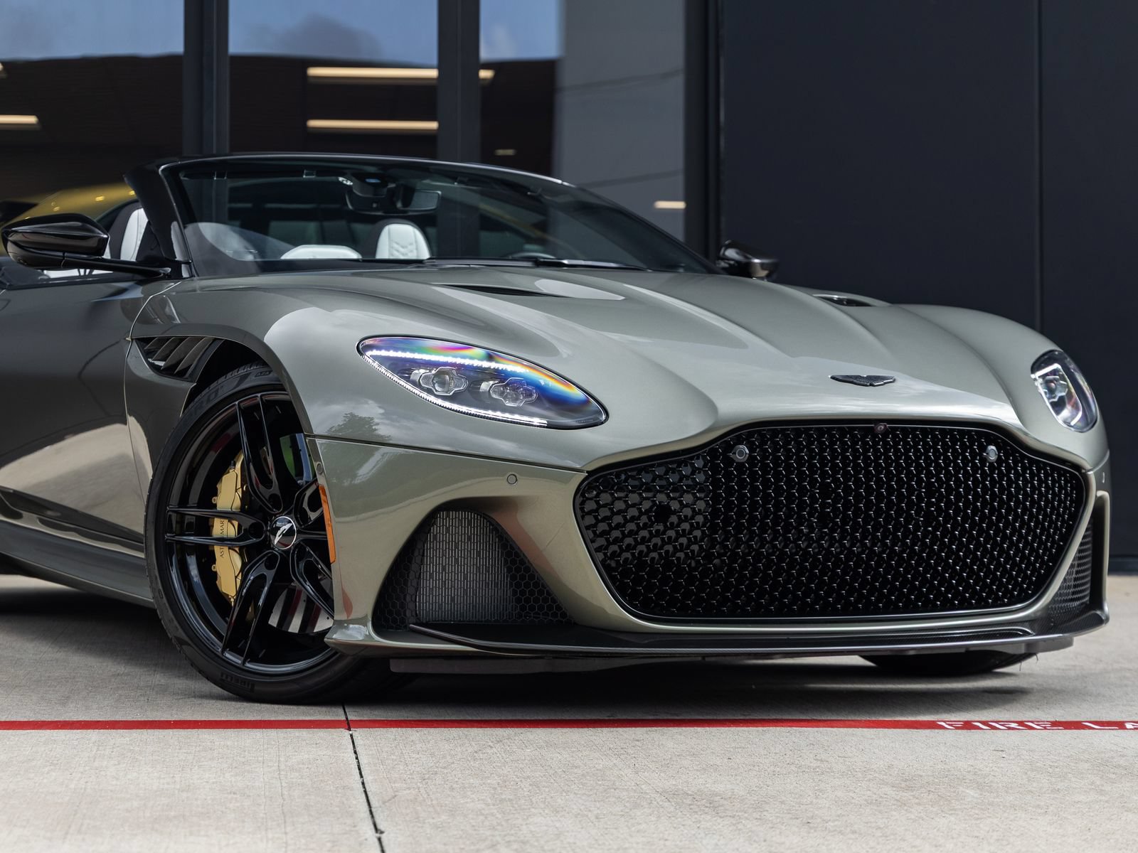 Used 2023 Aston Martin DBS Superleggera Volante RWD image 5