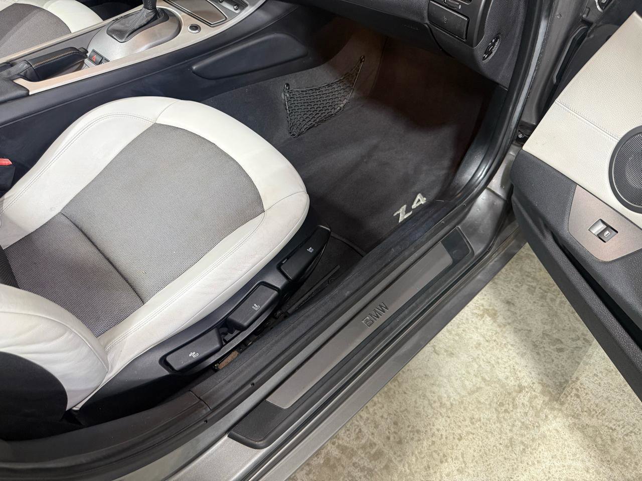 Used 2003 BMW Z4 2.5i RWD image 19