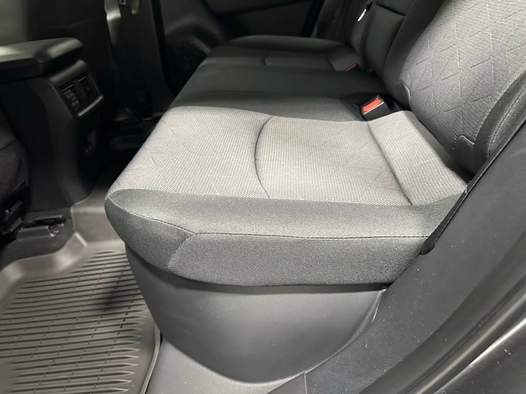 Used 2025 Toyota RAV4 XLE AWD/4WD image 39