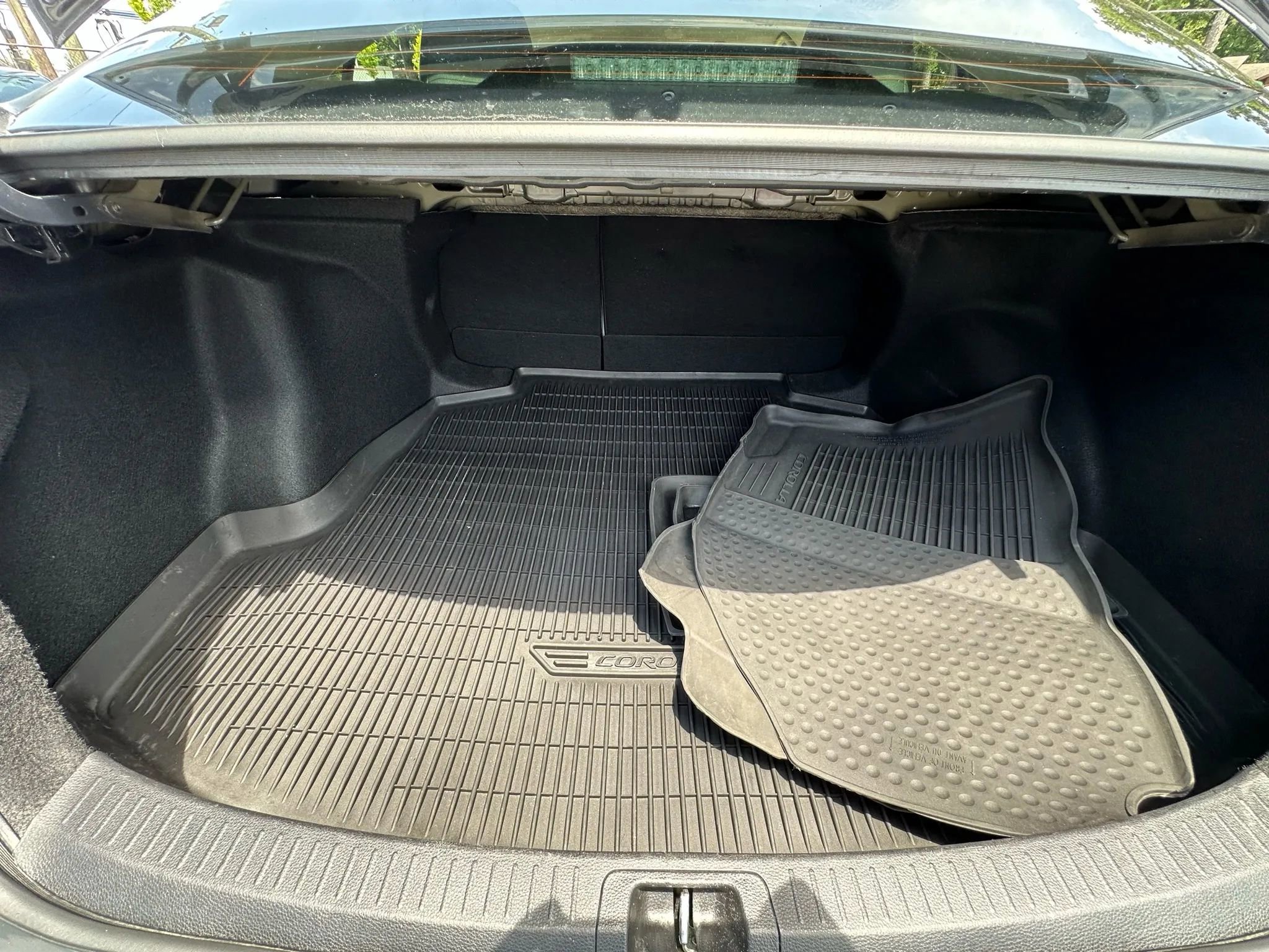 Used 2025 Toyota Corolla LE image 10