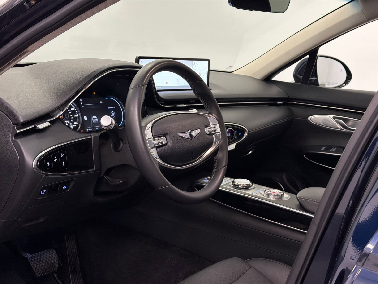 Used 2025 Genesis GV70 2.5T image 14