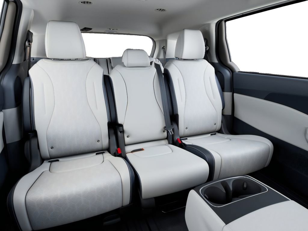 New 2026 Kia Carnival EX FWD image 16