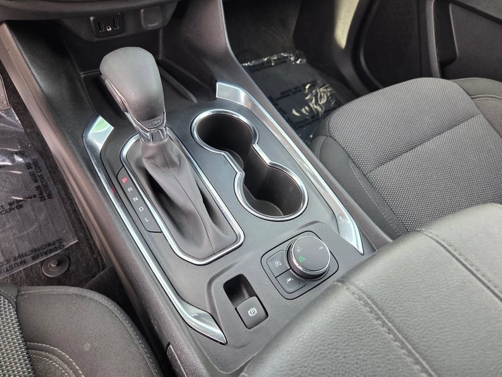 Used 2023 Chevrolet Traverse LT FWD image 26