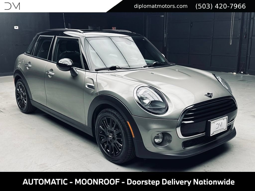Used 2019 MINI Cooper 4-Door Hardtop w/ Signature Upholstery Package FWD image 9