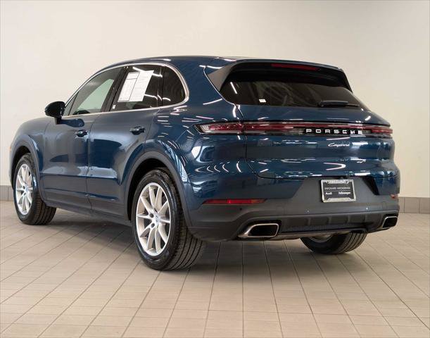 Used 2025 Porsche Cayenne AWD/4WD image 3