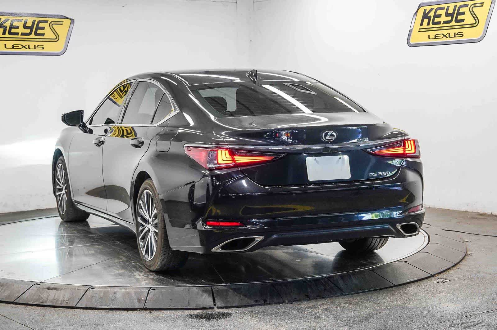Used 2024 Lexus ES 350 w/ Premium Package FWD image 2