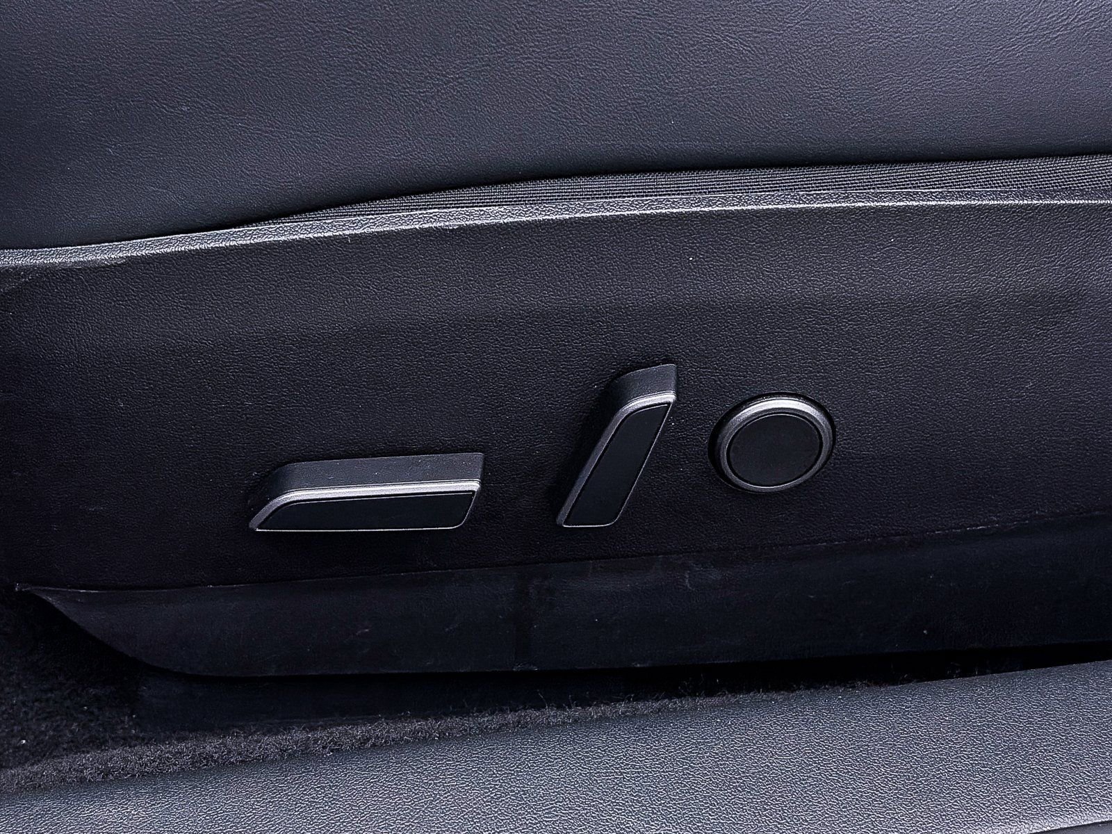 Used 2023 Tesla Model 3 Standard Range image 18