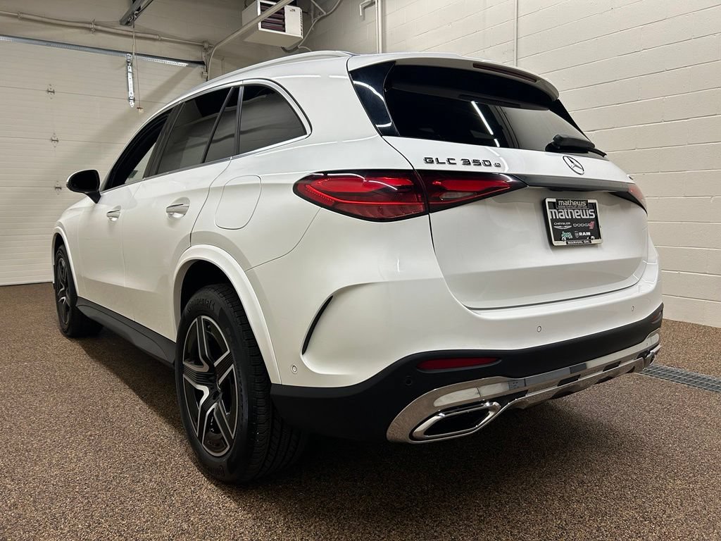 Used 2025 Mercedes-Benz GLC 350e 4MATIC image 4