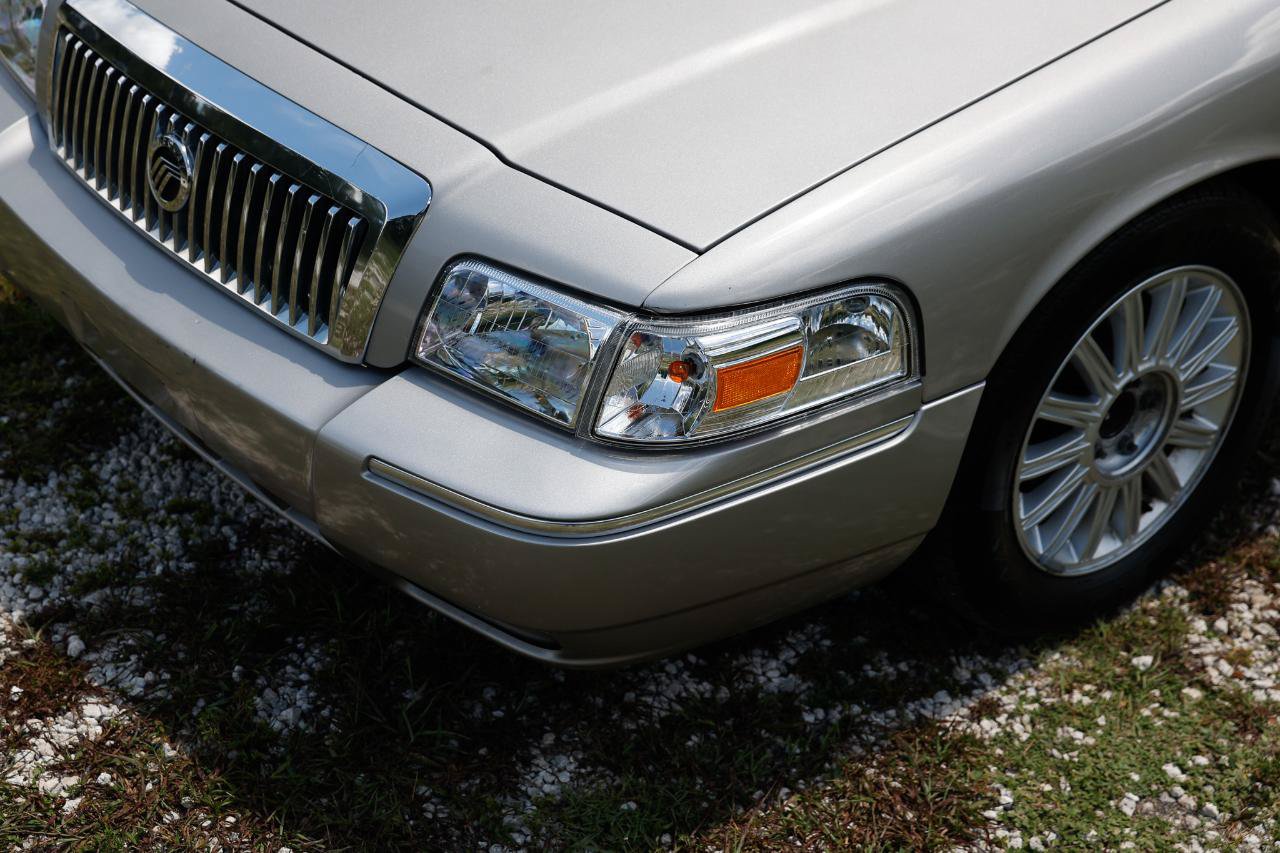 Used 2009 Mercury Grand Marquis LS RWD image 23