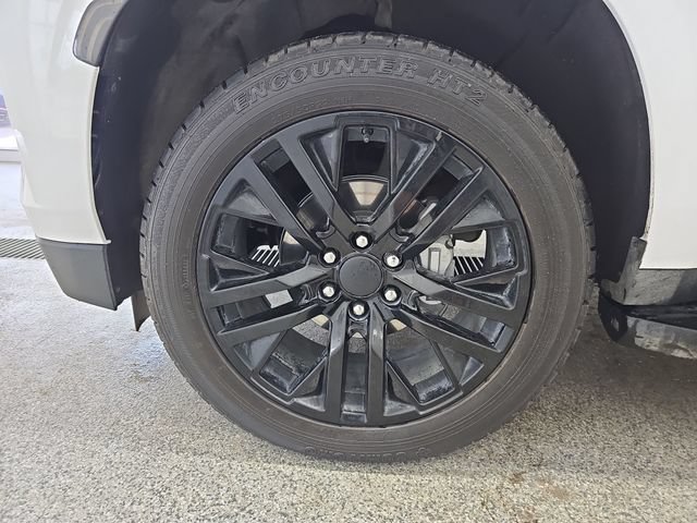 Used 2024 Chevrolet Suburban RST w/ Luxury Package AWD/4WD image 24