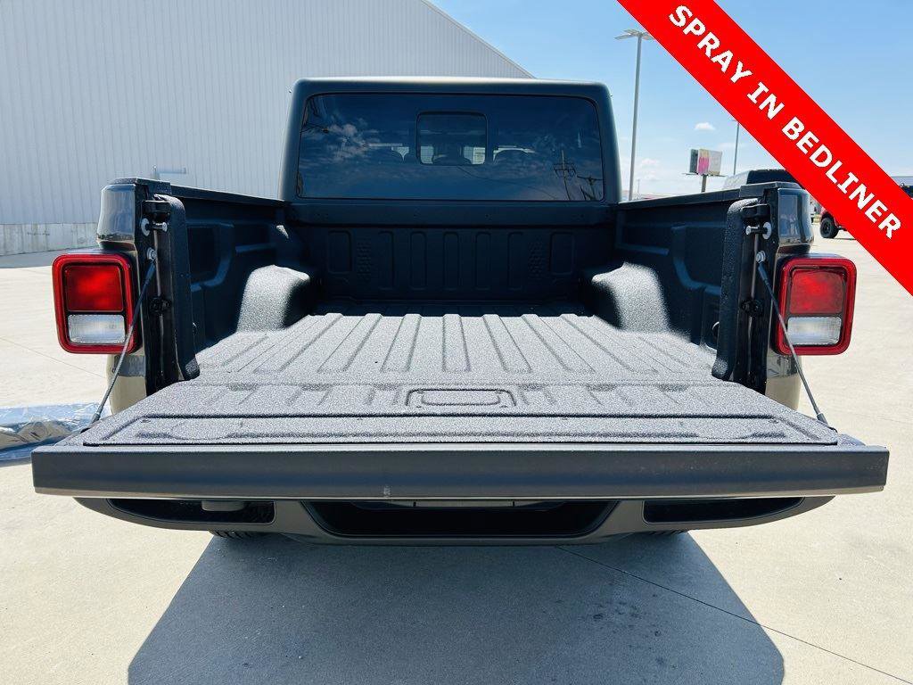 New 2025 Jeep Gladiator Sport image 26