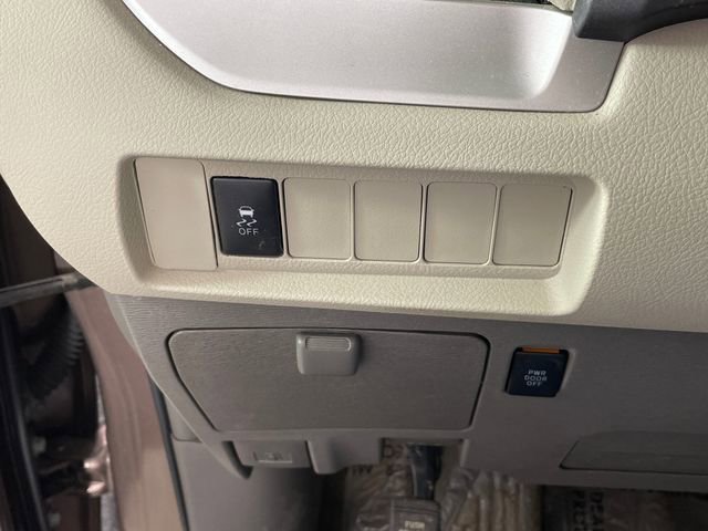 Used 2018 Toyota Sienna LE image 10