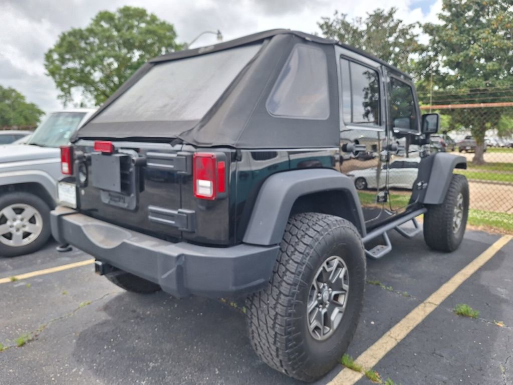 Used 2018 Jeep Wrangler Unlimited Rubicon w/ Connectivity Group image 4