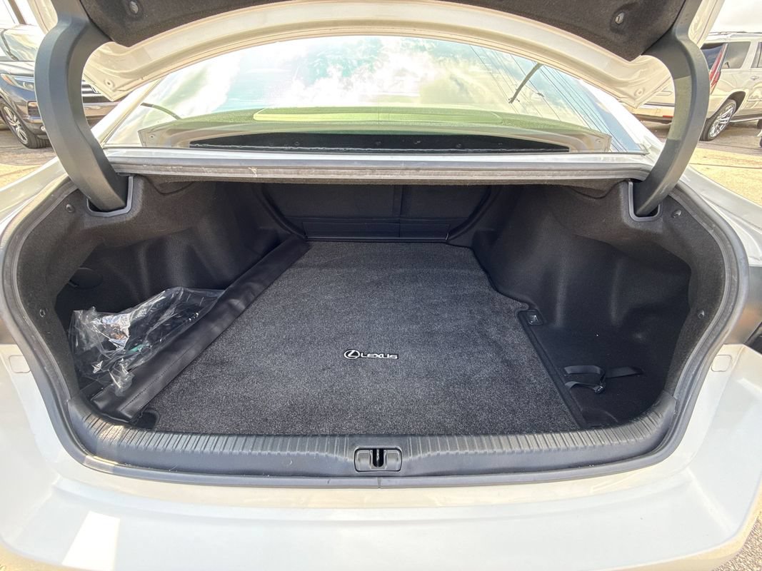 Used 2020 Lexus RC 300 w/ Accessory Package RWD image 12