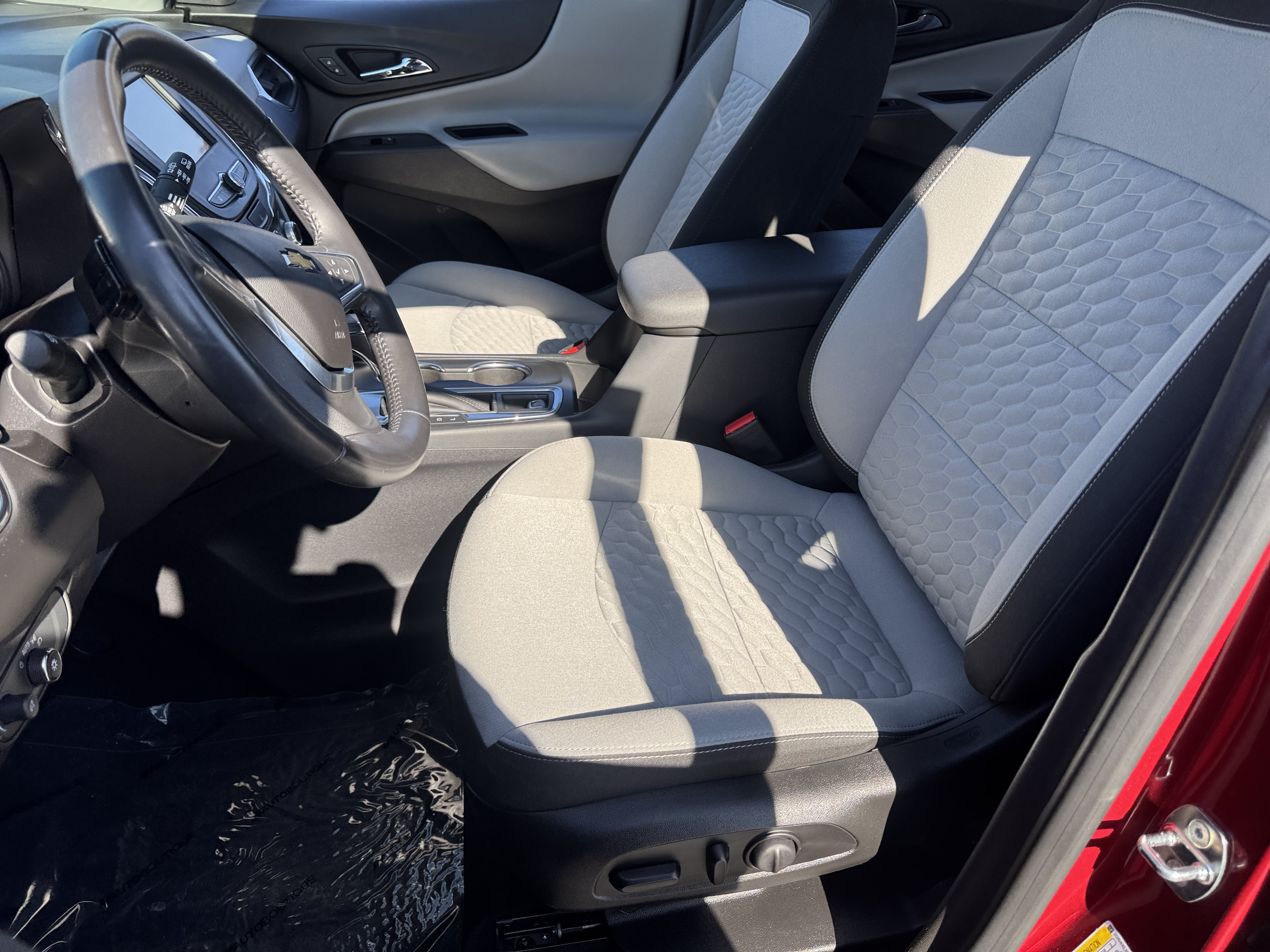 Used 2019 Chevrolet Equinox LT FWD image 6