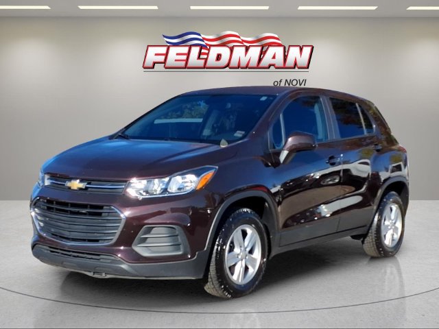 Used 2022 Chevrolet Trax LS w/ Tint and Cruise Package AWD/4WD image 1