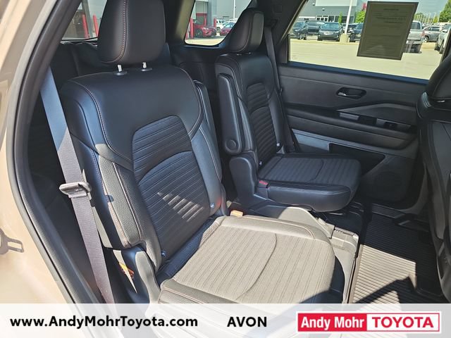 Used 2024 Nissan Pathfinder Rock Creek AWD/4WD image 31