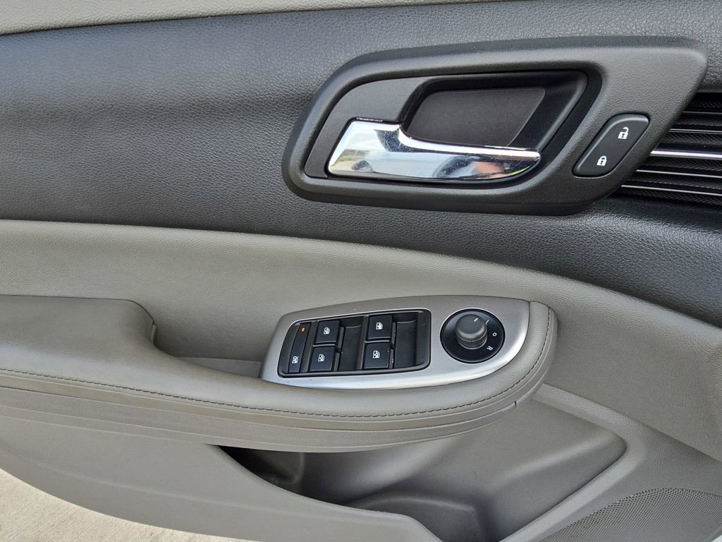 Used 2015 Chevrolet Malibu LS FWD image 28